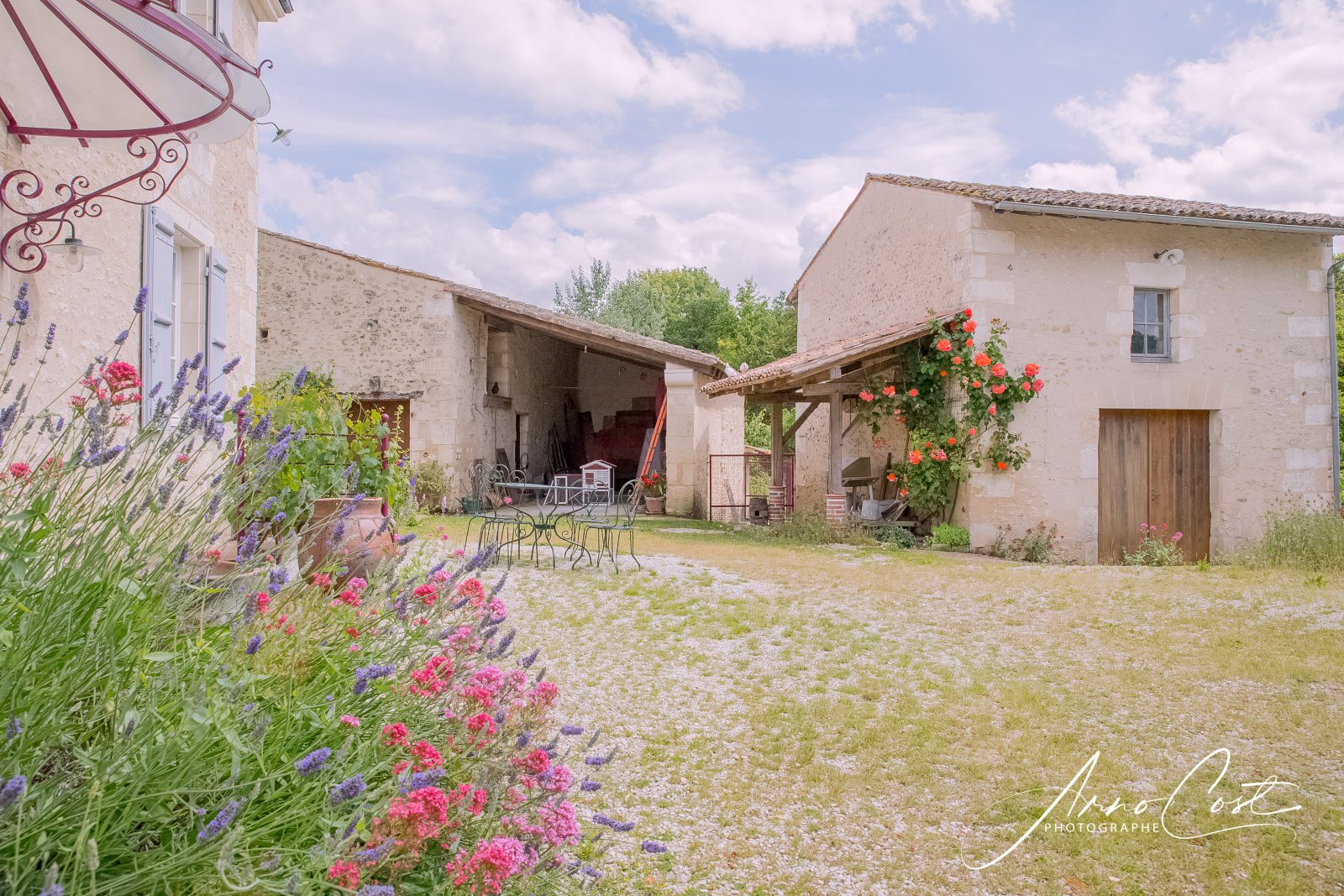 Cour extérieure du gîte