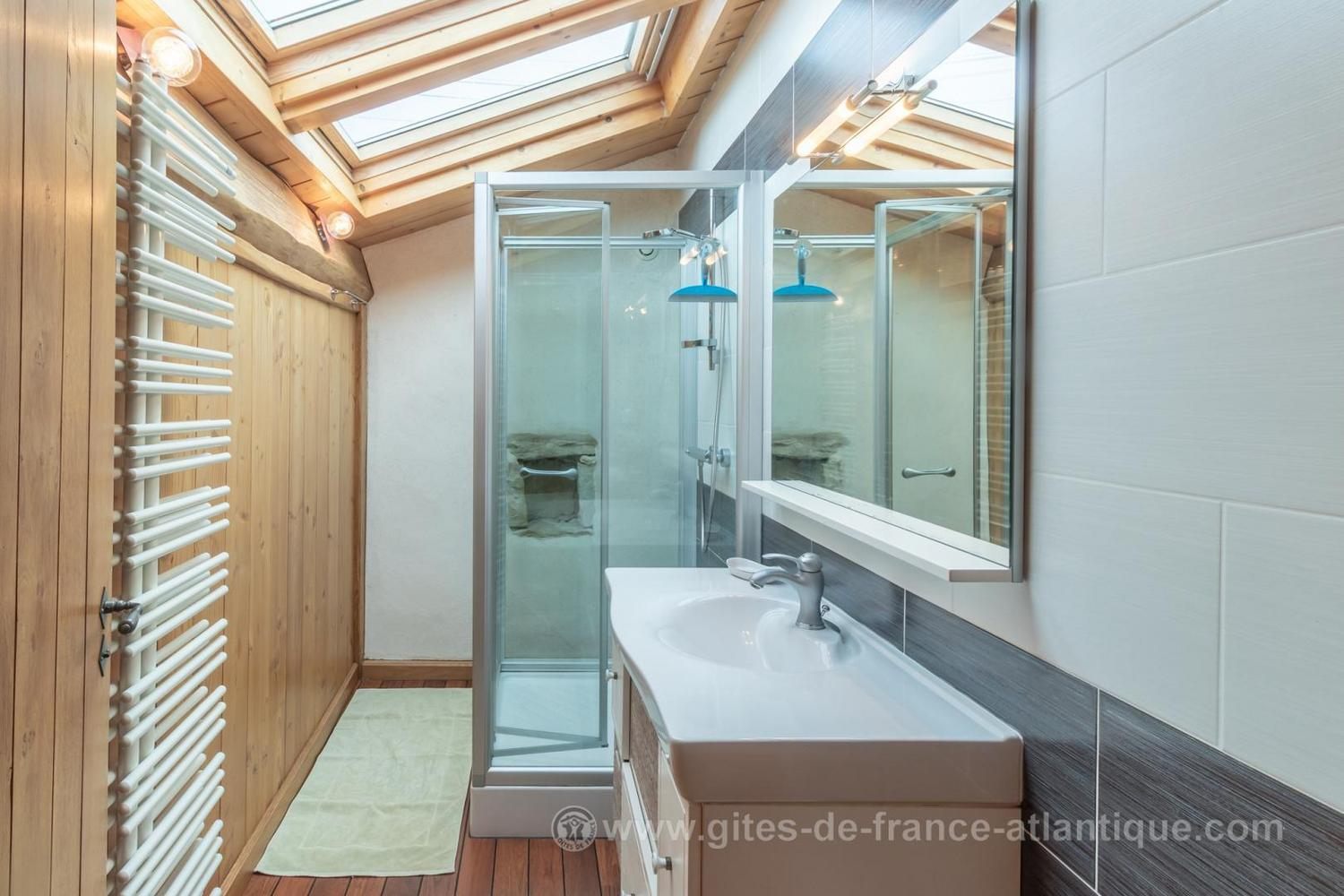Salle de bain à l'étage